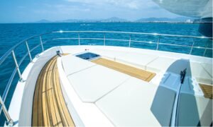 46 feet stylish leisure yacht